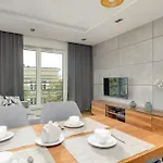Daire Park Mariacka By Renters *